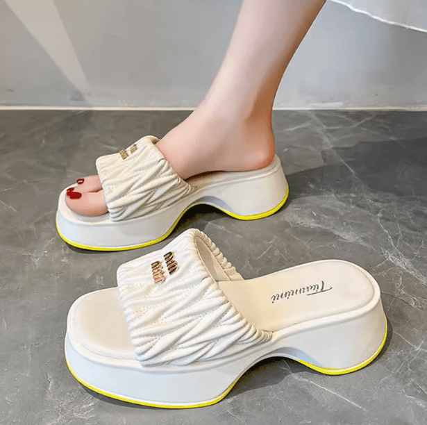 Screenshot 2024-08-21 150148 Barbie slippers for women summer outdoor wear - Image 1