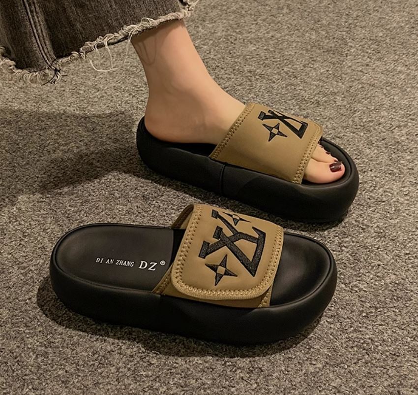 ikm Super hot and beautiful thick-soled sandals for women - Image 1