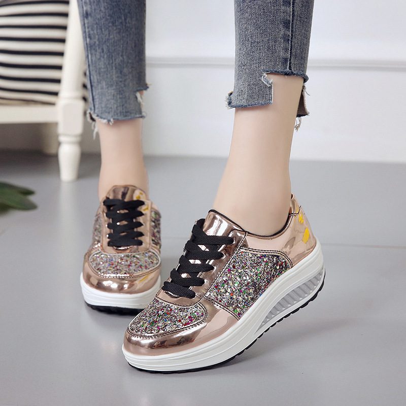 11 Soft-soled sports shoes for women - Image 1