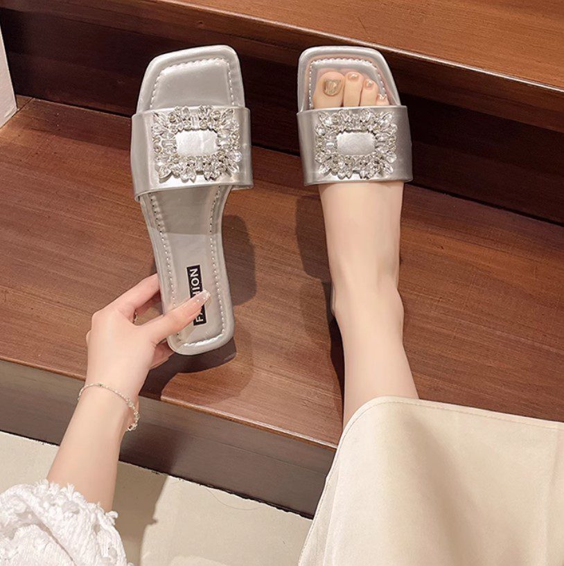 Screenshot 2025-02-20 104726 Outer wear flat slippers for women - Image 1