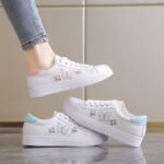 New Embroidered White Flat Shoes