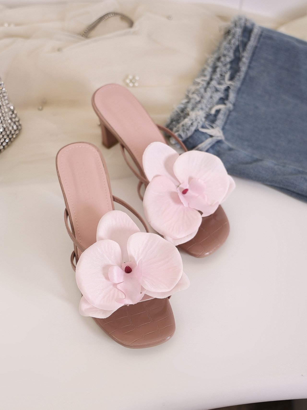 O1CN01AxZmFq1bT1PUmIHSd_!!2217527893465-0-cib Women's Beach Sandals With Square Toe - Image 1