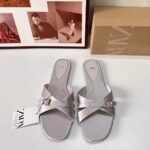 New Women's Flat Metal Buckle Sandals - Image 4