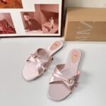 New Women's Flat Metal Buckle Sandals - Image 3